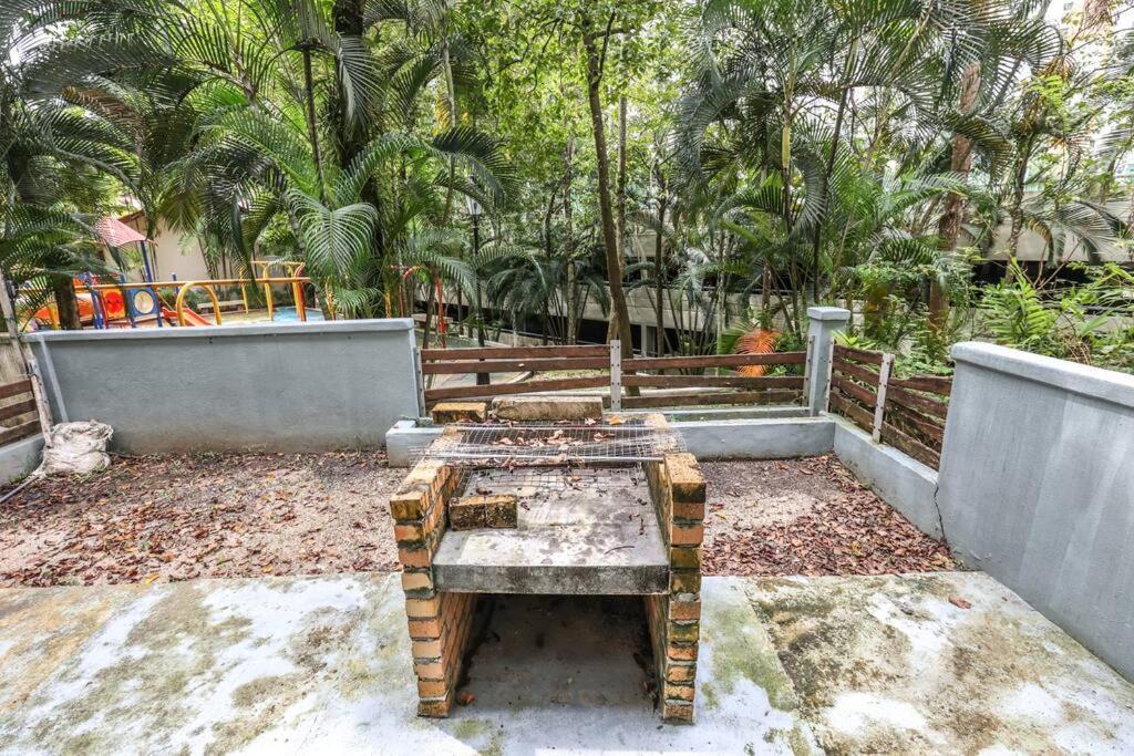 Cyberia Landed House Bbq By Ec Apartment *
