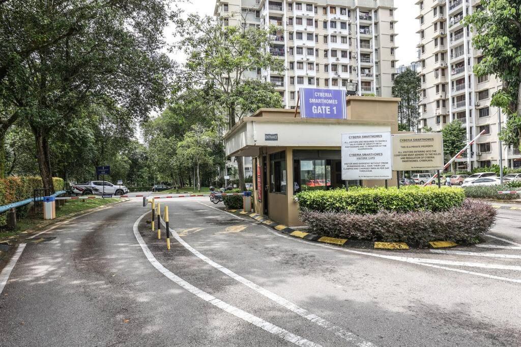 Apartment Cyberia Landed House Bbq By Ec Cyberjaya